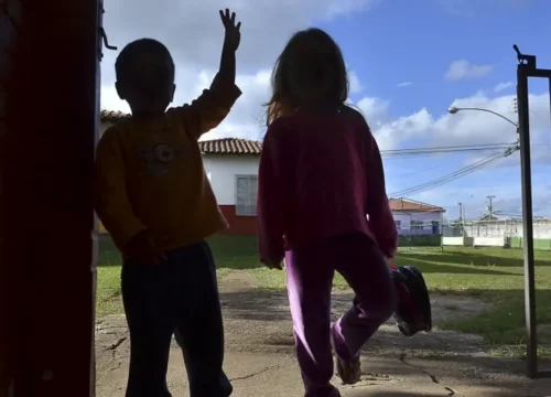 Lei nº 15.211/2025 demarca avanço na proteção de crianças e adolescentes na internet